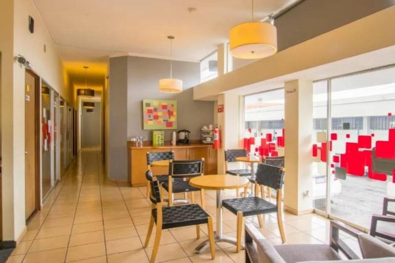 Hotel Mateos 1215 レオン エクステリア 写真